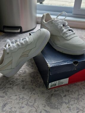 Reebok Men's White and Cream Low-Top Sneakers with Subtle Beige Accents